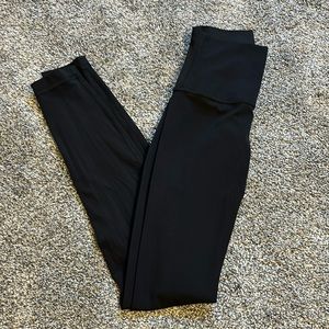 LULULEMON ALIGNS SIZE 2 BLACK 28 INCH